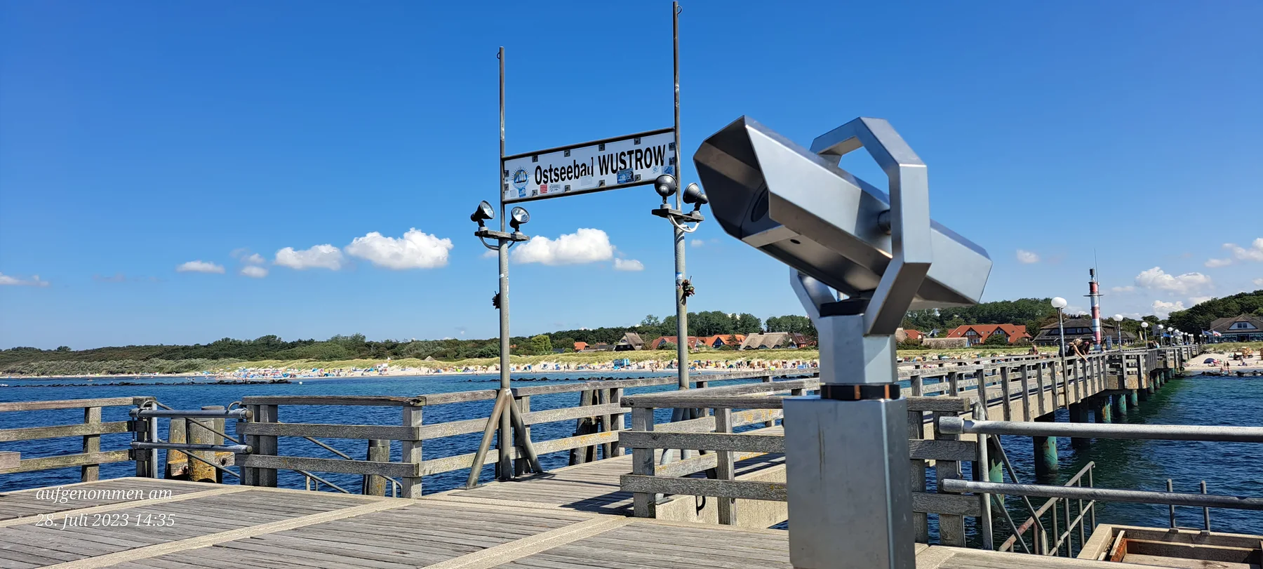 Blick von der Seebrücke auf die Ostsee